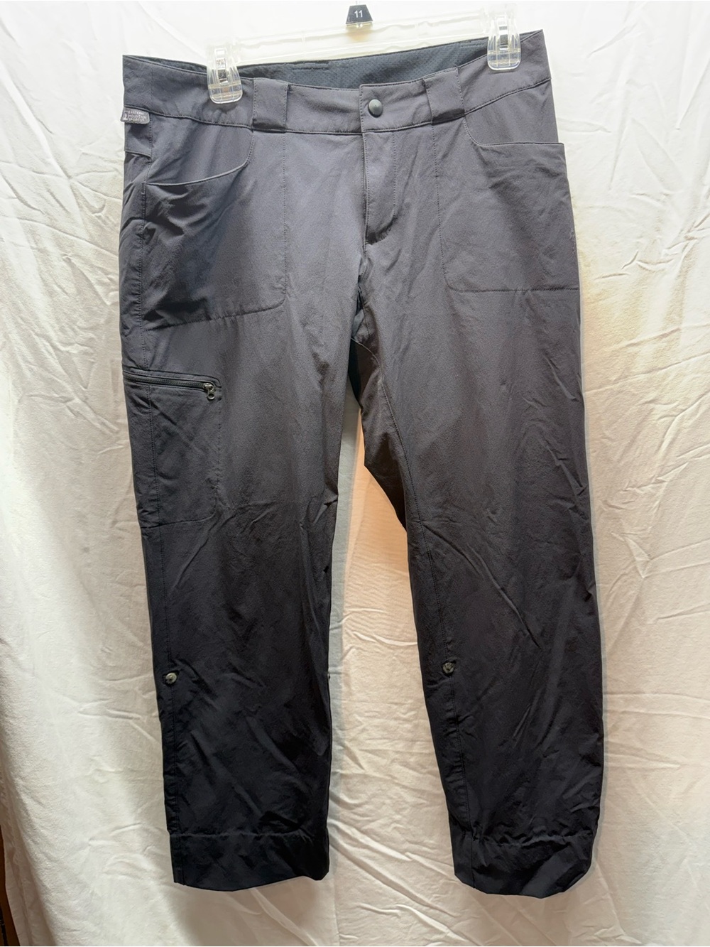 Eastern Mountain Sports EMS Women’s Hiking Pants 6R Black Stretch Roll-Up Capri